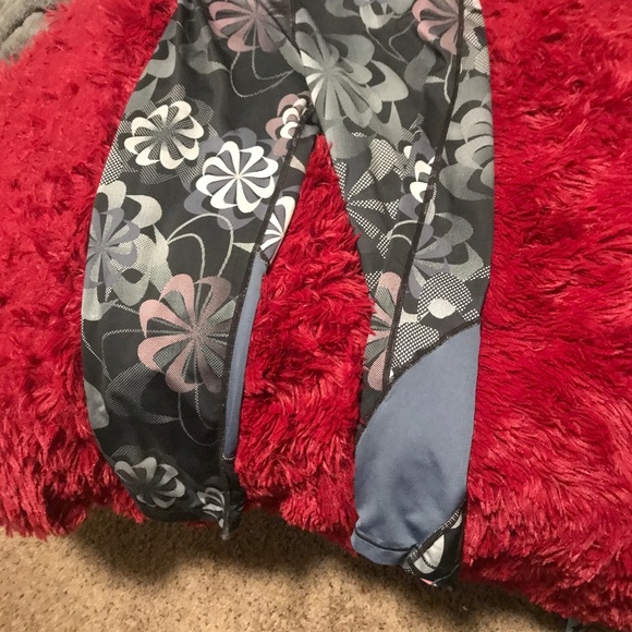 Clothes - Picture 1 of 3